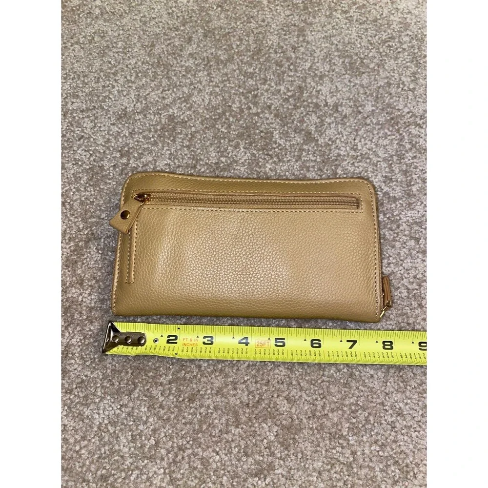 Stone Mountain Pebble Grain Leather Wallet NWOT